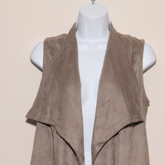 Romeo & Juliet Couture Faux Suede Vest Size Small - Picture 2 of 7
